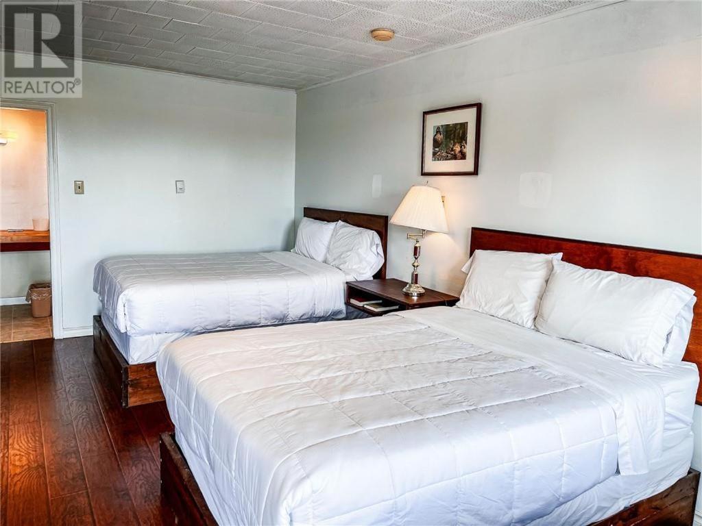 Tantramar Motel แซควิลล์ ภายนอก รูปภาพ