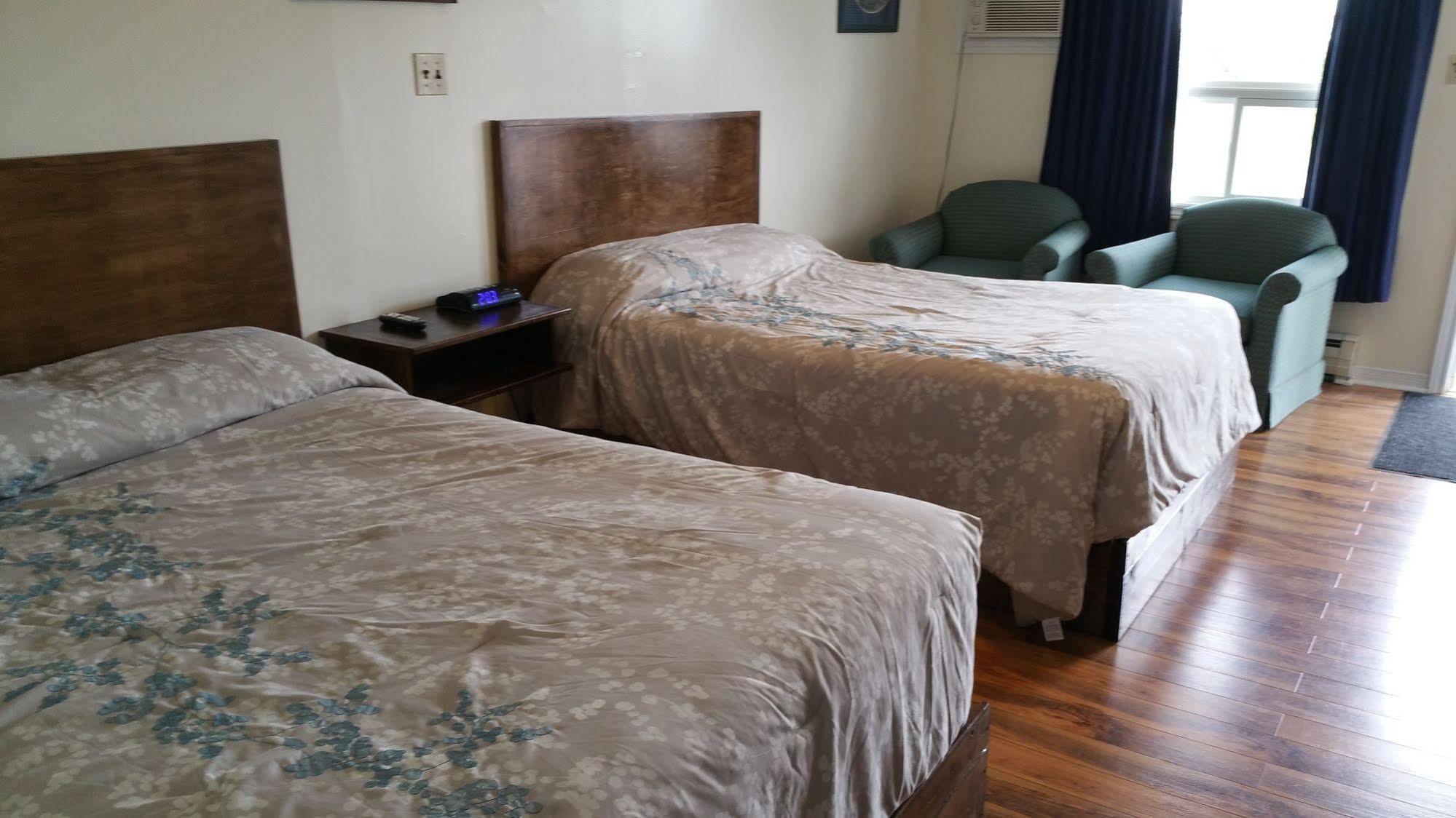 Tantramar Motel แซควิลล์ ภายนอก รูปภาพ